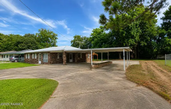 1025 Louis DR, Breaux Bridge, LA 70517