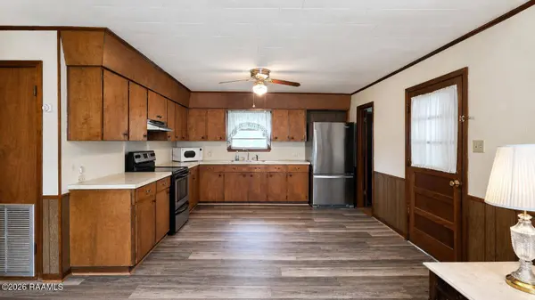 1025 Louis DR, Breaux Bridge, LA 70517