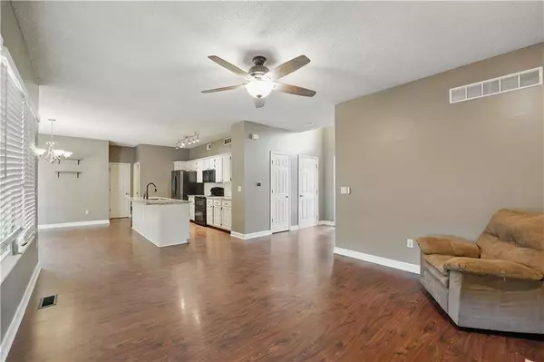 1321 S 6th ST, Louisburg, KS 66053