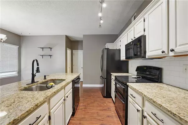 1321 S 6th ST, Louisburg, KS 66053