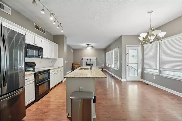 1321 S 6th ST, Louisburg, KS 66053