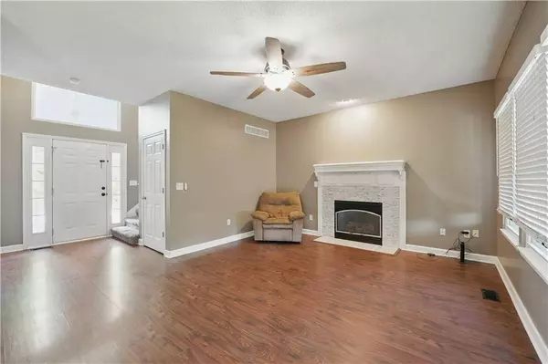 1321 S 6th ST, Louisburg, KS 66053