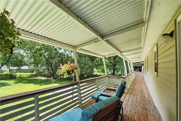 9215 W 76th ST, Overland Park, KS 66204