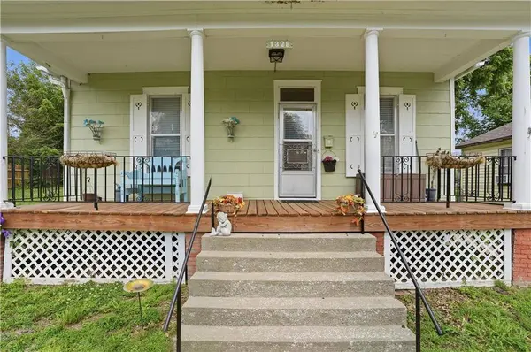 1328 Spruce ST, Leavenworth, KS 66048