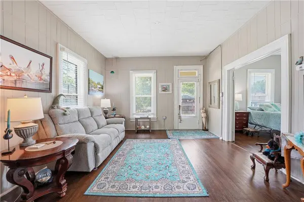 1328 Spruce ST, Leavenworth, KS 66048