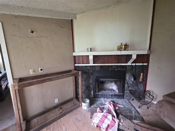 13211 Shady LN, Old River-winfree, TX 77535