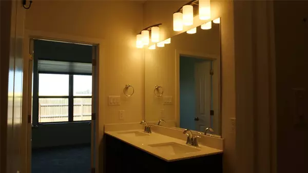 2500 Forest Creek DR #602, Round Rock, TX 78665