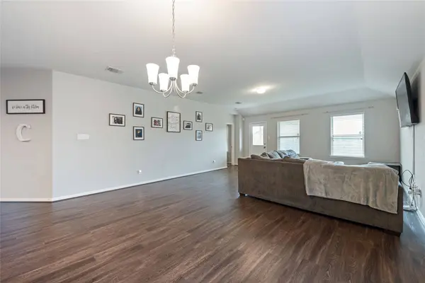 3131 Specklebelly DR, Baytown, TX 77521