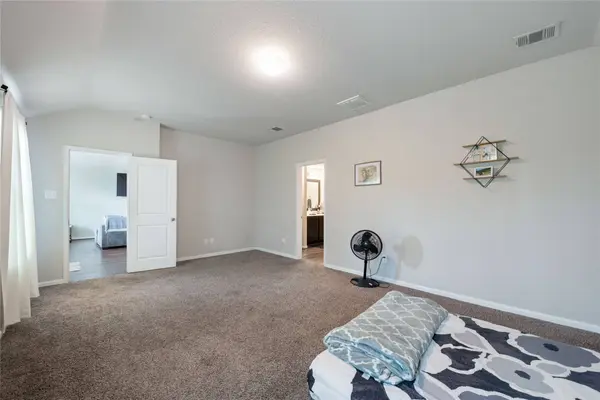 3131 Specklebelly DR, Baytown, TX 77521