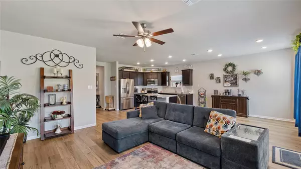 2194 Wooster ST, Nolanville, TX 76559