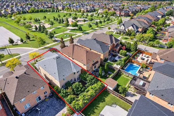 34 Petticoat RD, Vaughan, ON L6A 0L9