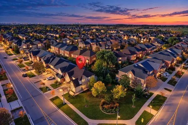 214 Selwyn RD, Richmond Hill, ON L4E 0A6