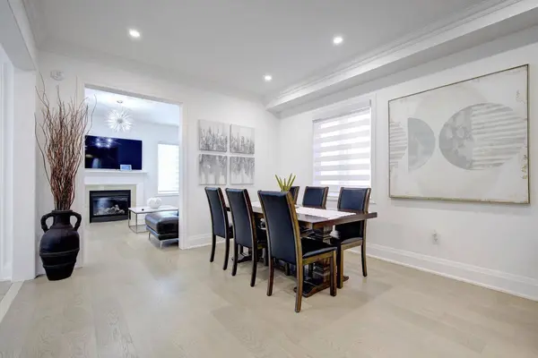 16 Muret CRES, Vaughan, ON L6A 4S4