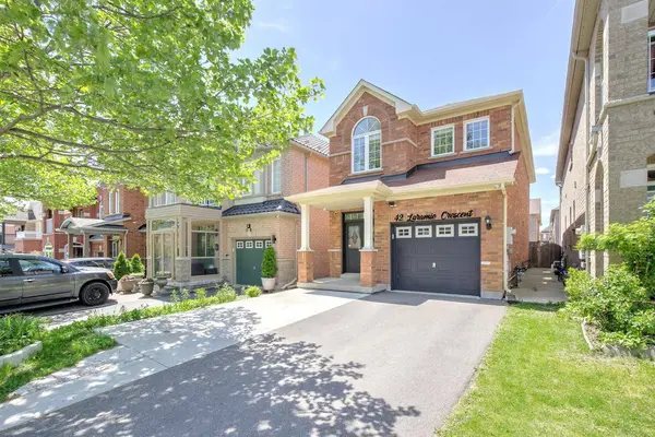 42 Laramie CRES, Vaughan, ON L6A 0P8