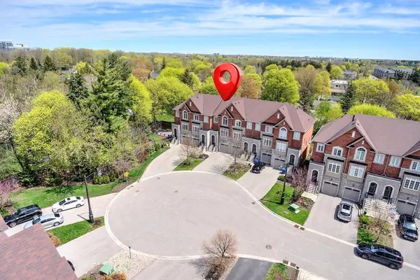 231 Appleton CT, Newmarket, ON L3Y 0B8