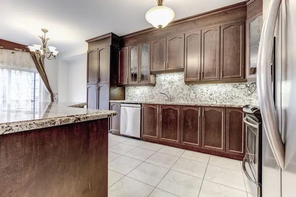 26 Yarden DR, Vaughan, ON L6A 0W2