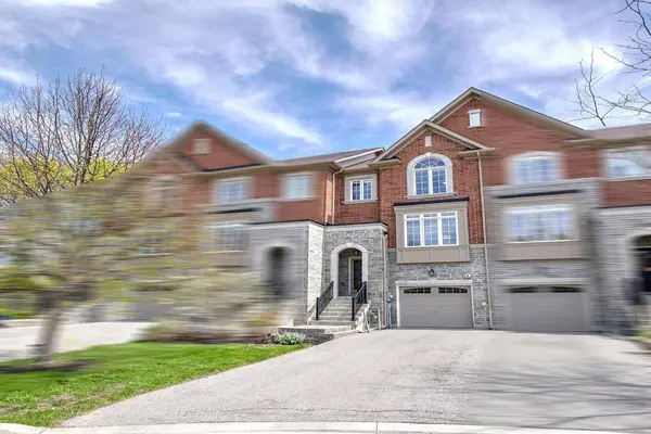 231 Appleton CT, Newmarket, ON L3Y 0B8