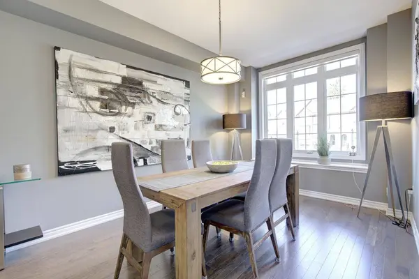 231 Appleton CT, Newmarket, ON L3Y 0B8
