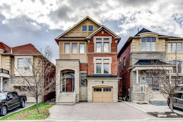 26 Yarden DR, Vaughan, ON L6A 0W2