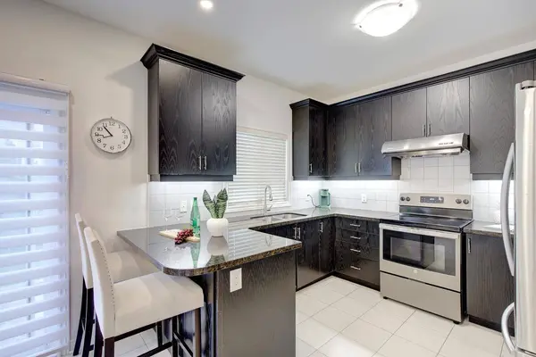 378 Lauderdale DR, Vaughan, ON L6A 4K9