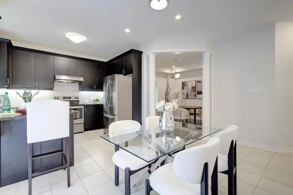 378 Lauderdale DR, Vaughan, ON L6A 4K9