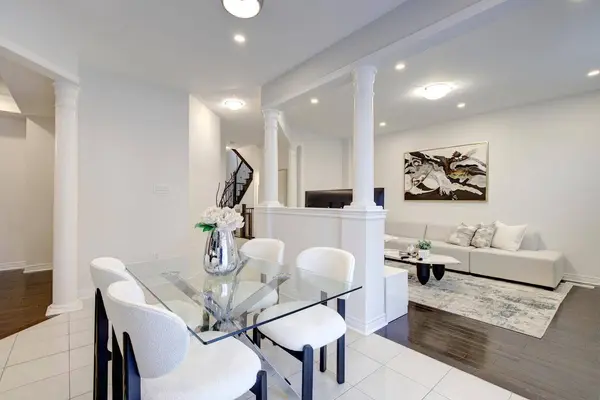 378 Lauderdale DR, Vaughan, ON L6A 4K9