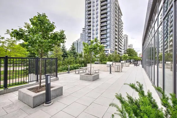 20 Gatineau DR #22, Vaughan, ON L4J 0L3