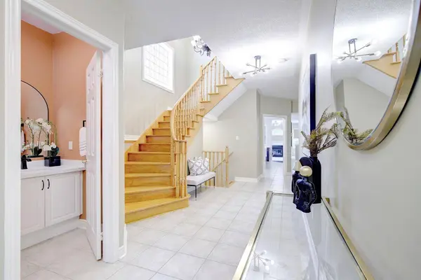 16 Westway CRES, Vaughan, ON L4K 5S6