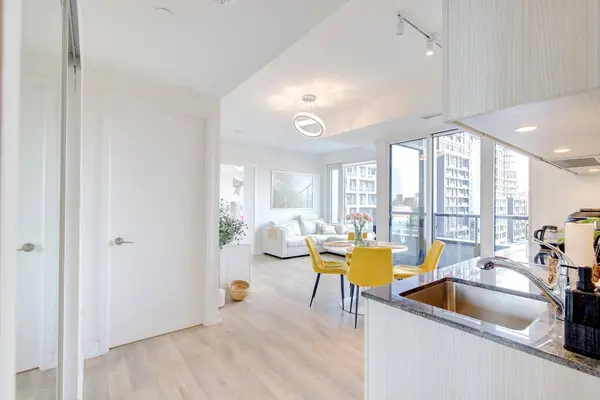 158 Front ST E #618, Toronto C08, ON M5A 0K9