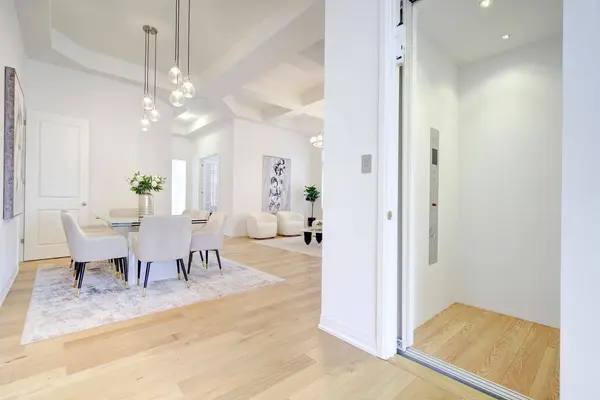 96 Bond CRES, Richmond Hill, ON L4E 3K7
