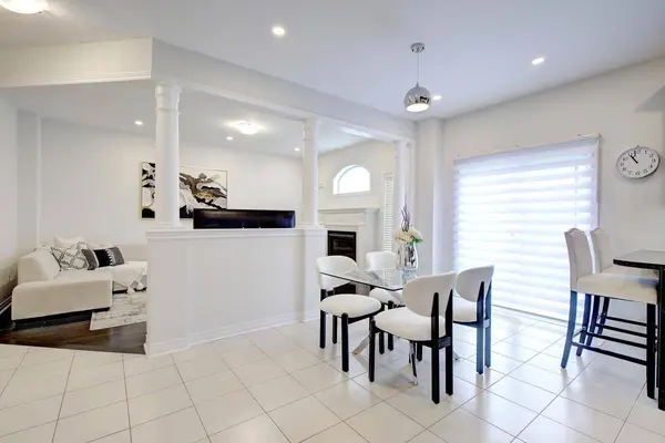 378 Lauderdale DR, Vaughan, ON L6A 4K9