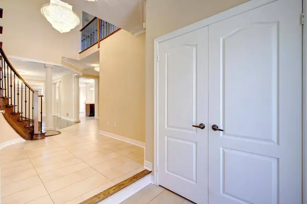 89 Maple Valley DR, Vaughan, ON L6A 0Y1