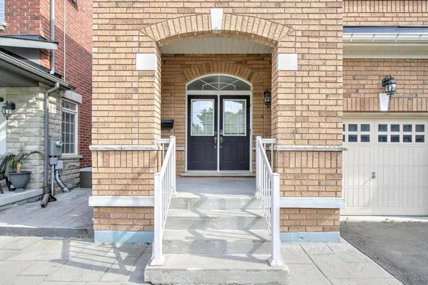 378 Lauderdale DR, Vaughan, ON L6A 4K9