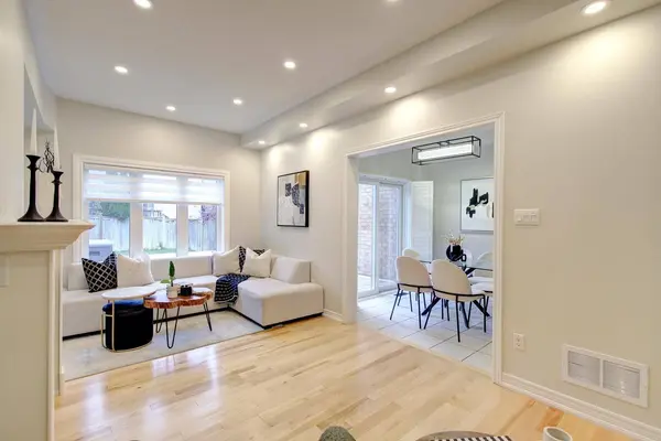186 Lauderdale DR, Vaughan, ON L6A 0S4