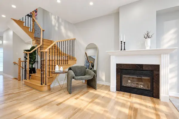 186 Lauderdale DR, Vaughan, ON L6A 0S4