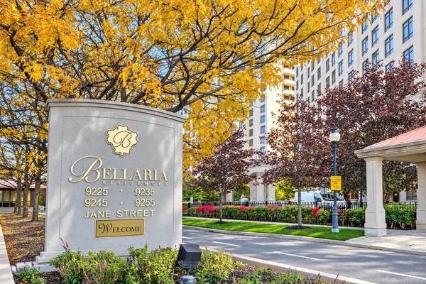 9225 Jane St #1502, Vaughan, ON L6A 0J7