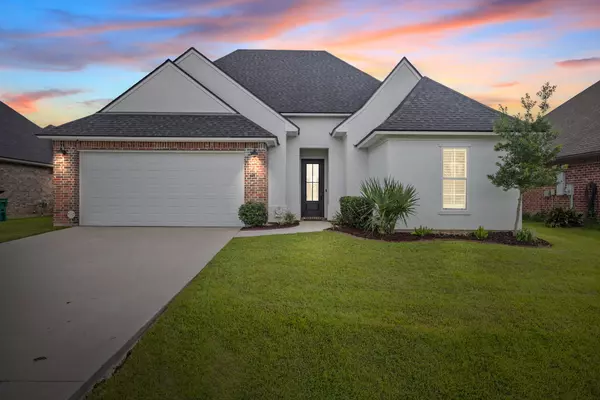 224 Tall Oaks Ln, Youngsville, LA 70592-5573