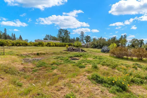 5782 Deerpark LN, Paradise, CA 95969