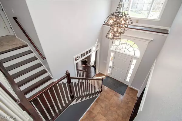 8021 Grayson DR, Canfield, OH 44406