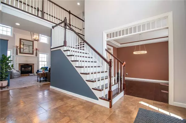 8021 Grayson DR, Canfield, OH 44406