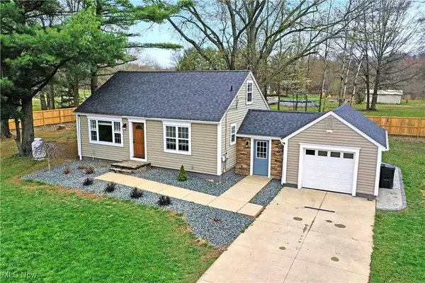 3033 Lipkey RD S, North Jackson, OH 44451