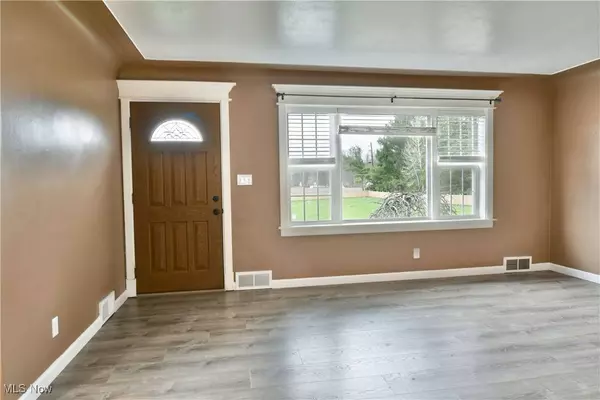 3033 Lipkey RD S, North Jackson, OH 44451