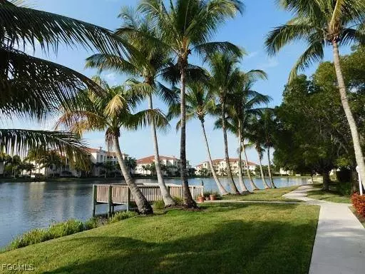 20051 Sanibel View CIR #303, Fort Myers, FL 33908