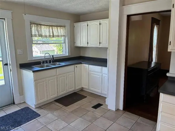 319 foesythe AVE, Girard, OH 44420