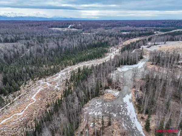 8471 W Misty Lake CIR, Wasilla, AK 99623