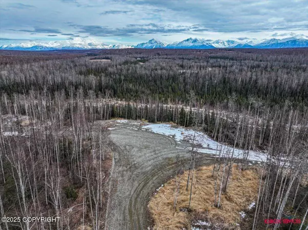 8471 W Misty Lake CIR, Wasilla, AK 99623