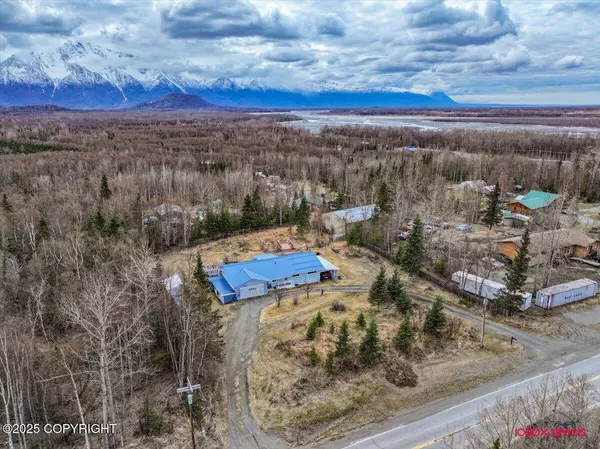 16500 E Smith RD, Palmer, AK 99645