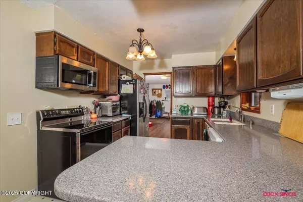 16500 E Smith RD, Palmer, AK 99645