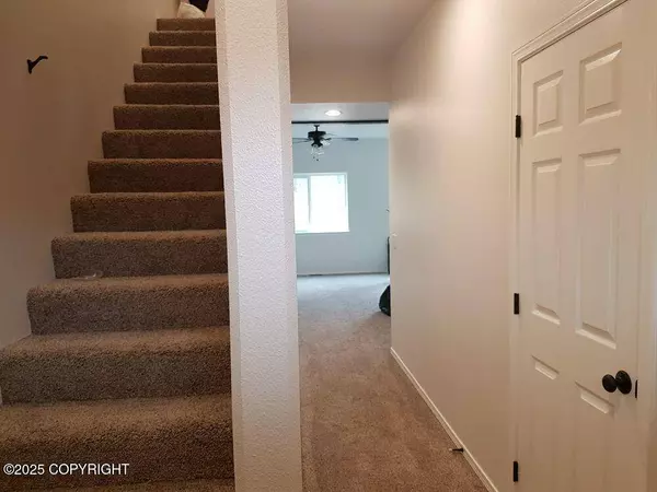 1790 N Nina CIR, Wasilla, AK 99654