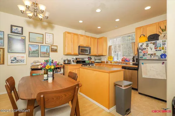 20145 Riverside DR #4B, Eagle River, AK 99577